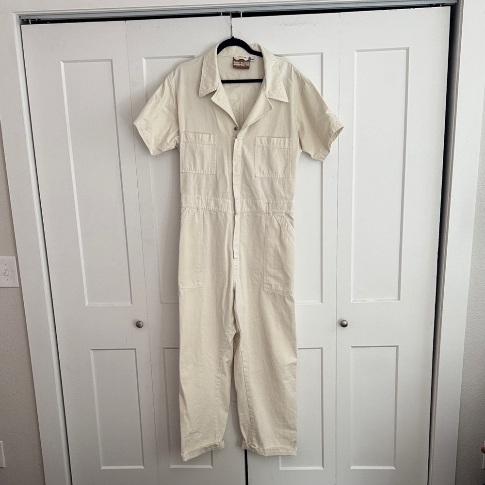 Big bud white Short-Sleeve Jumpsuit